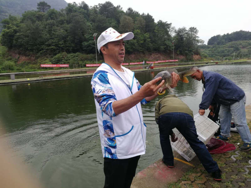 钓鱼3.jpg